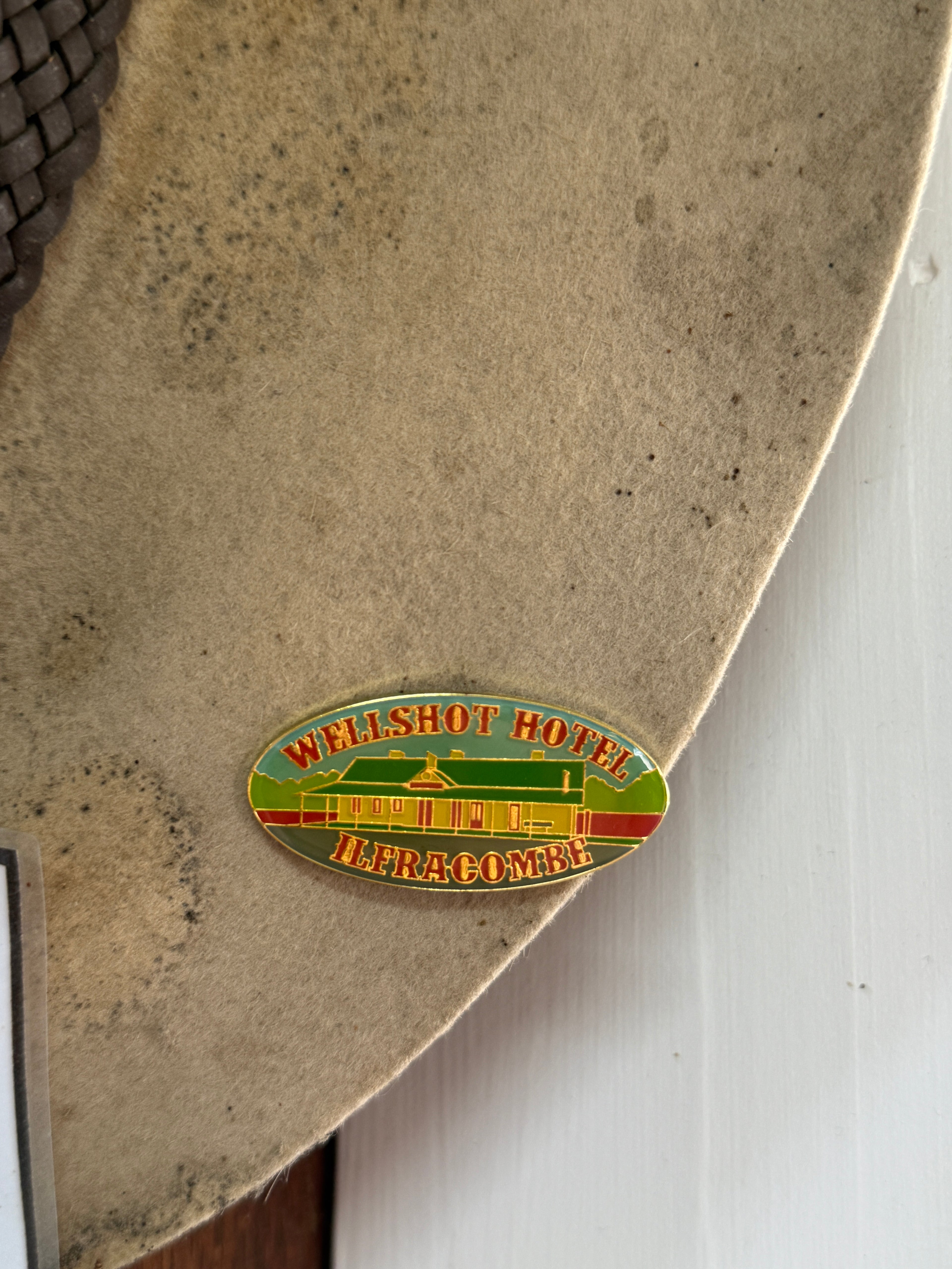 Wellshot Hotel Hat Pin